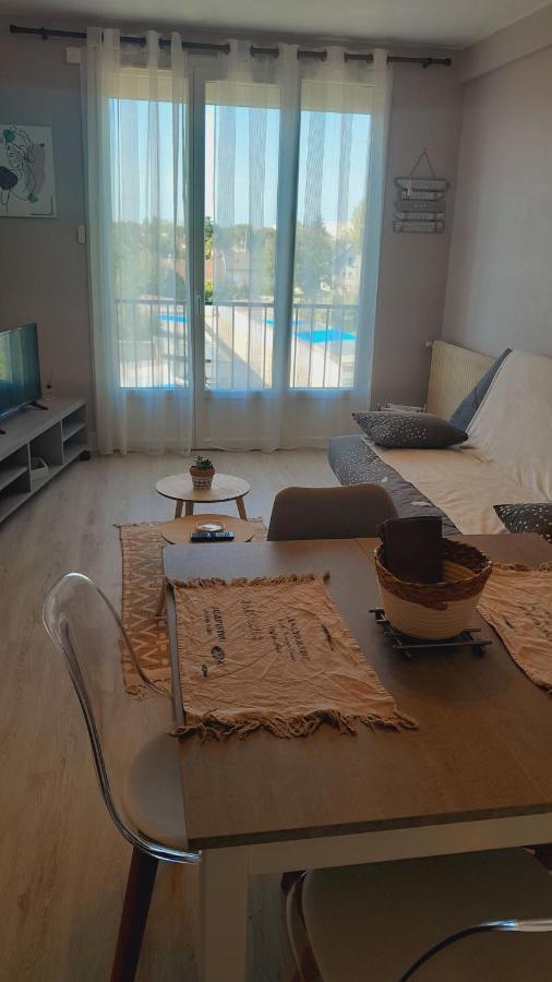 Chateauroux : Bel Appartement Avec Balcon Luaran gambar